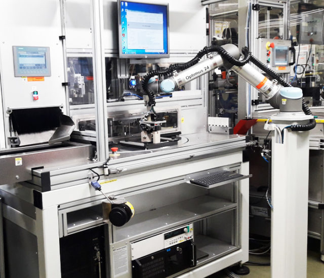 Des solutions robustes et performantes pour toutes les étapes du processus industriel : dévracage 2D/3D, chargement, déchargement, robotique, pressfit, assemblage, collage, soudure, étanchéité, vision, test, marquage, conditionnement ...