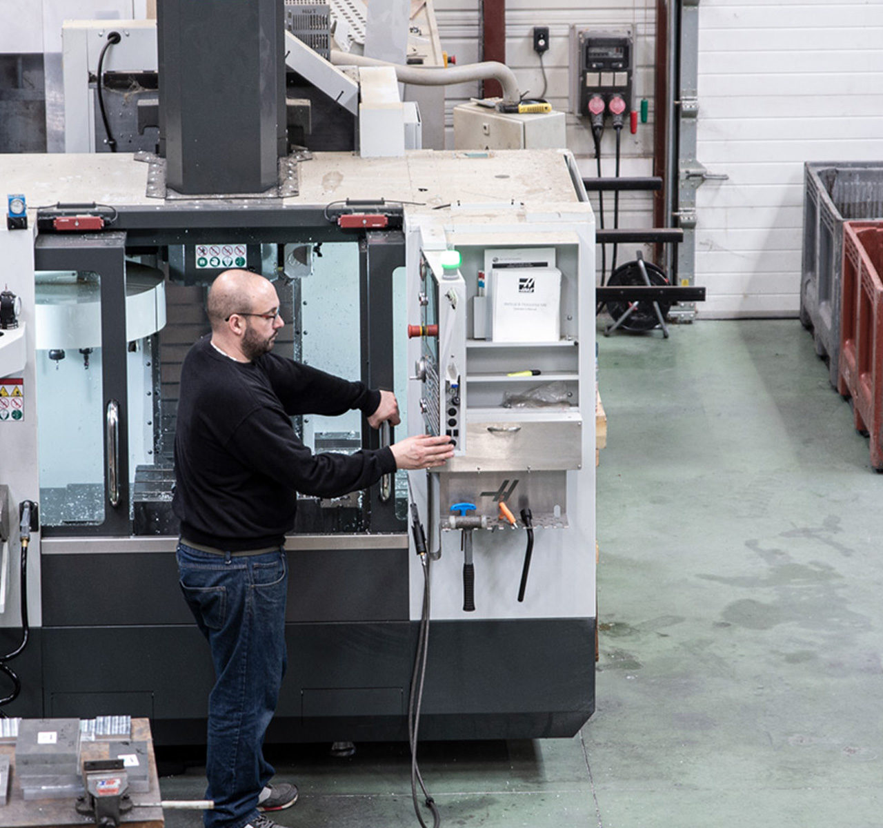 https://www.sudautomation.fr/wp-content/uploads/2022/05/sud_automation_atelier_3178-3-1280x1200.jpg